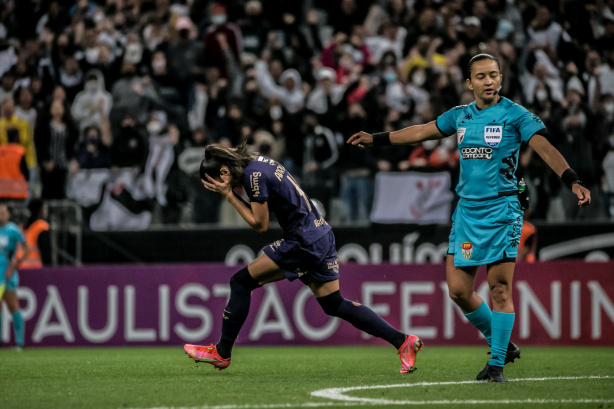 Adriana marcou o gol do ttulo na final do Paulisto contra o So Paulo