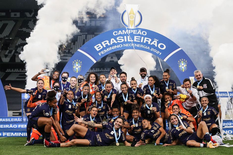 Corinthians teve seis jogadoras e o tcnico na equipe ideal do Brasileiro Feminino 2021
