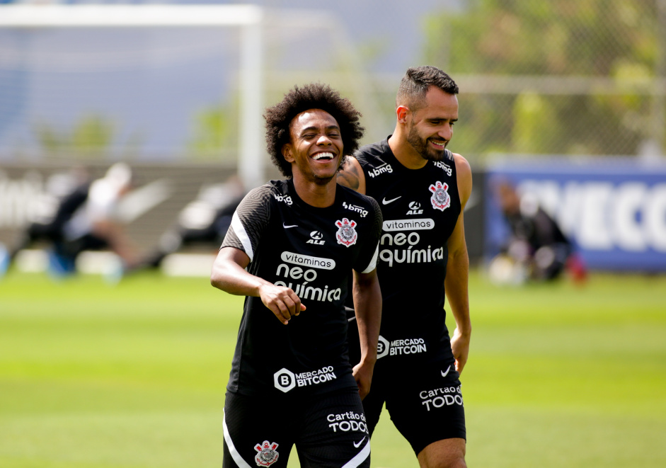 Torcida elege reforço como melhor jogador da temporada 2021 no Corinthians 