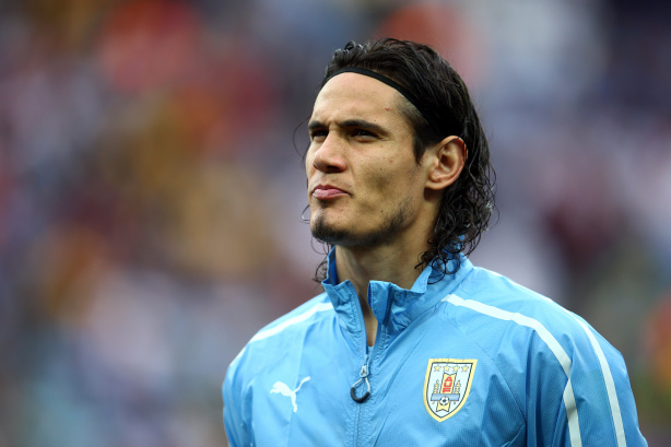 Corinthians sonha com o uruguaio Edinson Cavani, atacante de 34 anos que tem apenas seis meses de vínculo com o Manchester United e não deve permanecer no clube inglês