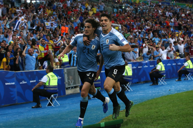 Luis Su�rez e Cavani interessam ao Corinthians