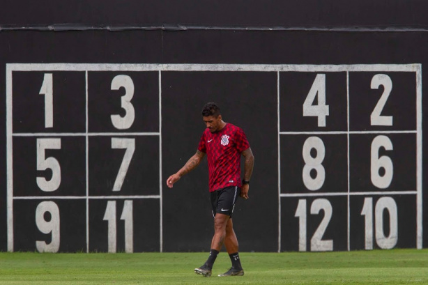 Paulinho assinou contrato com o Corinthians por duas temporadas