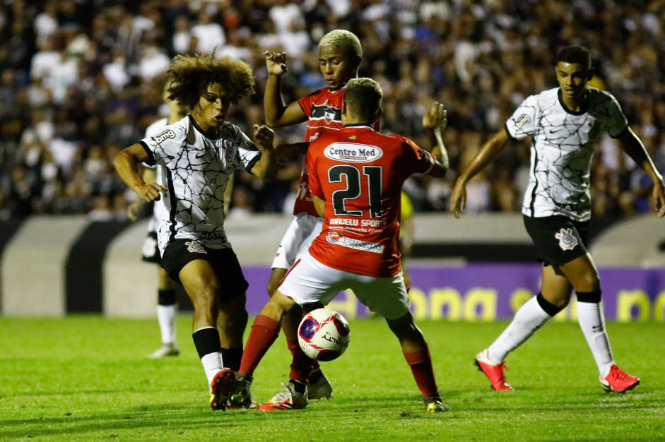 Guilherme Biro foi eleito o melhor jogador do Corinthians pelo segundo jogo seguido na Copinha 2022