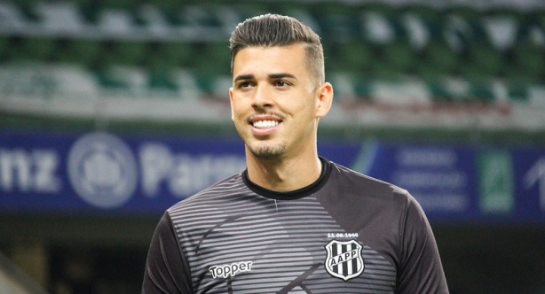 Ivan pode ser o terceiro refor�o do Corinthians para a temporada 2022
