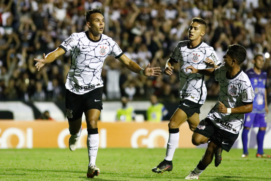 Giovane teve mais participaes em gols do que partidas pelo Corinthians em 2021