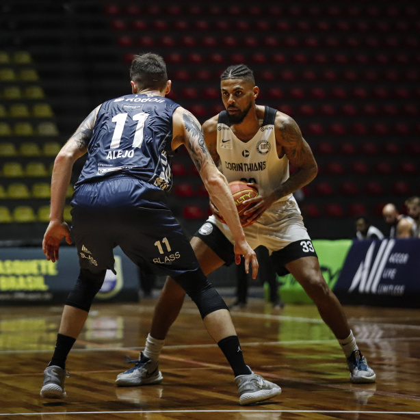 Corinthians conseguiu a segunda vitria seguida no NBB