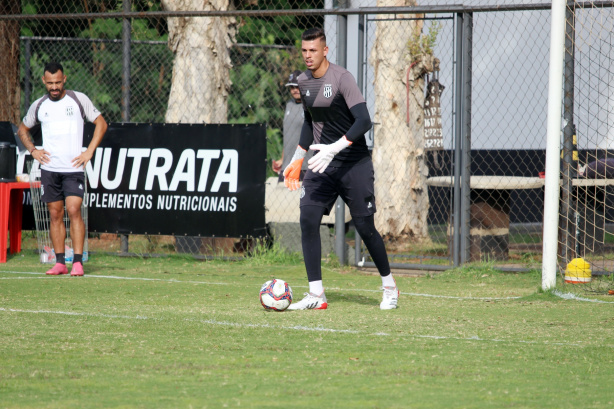 Ivan testou positivo para Covid-19 e deve fazer exames no Corinthians só na próxima semana