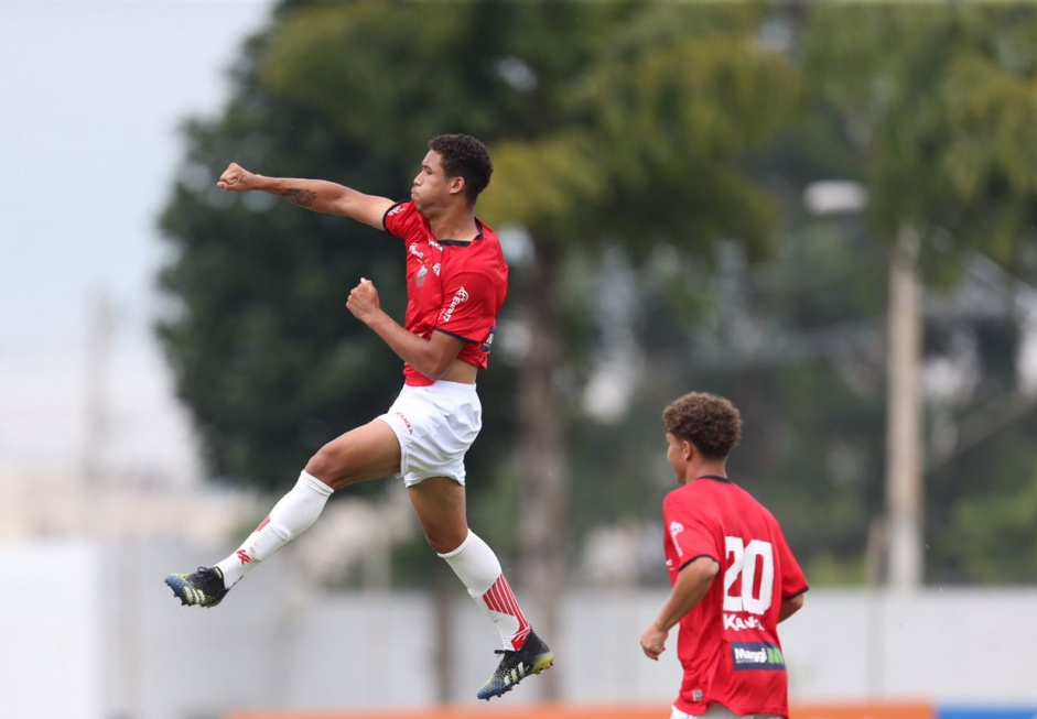 Reidiner, jogador do Ituano de apenas 17 anos, comemora gol na Copinha