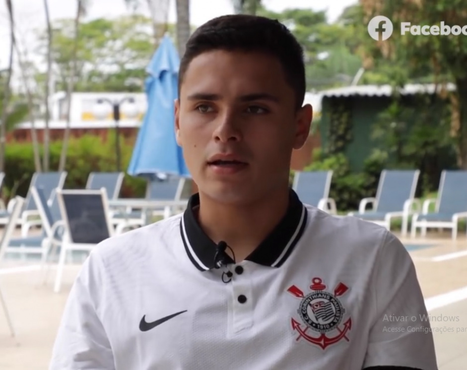 Volante ainda tem 17 anos, mas foi escolhido para fazer parte do grupo que disputa a Copa So Paulo