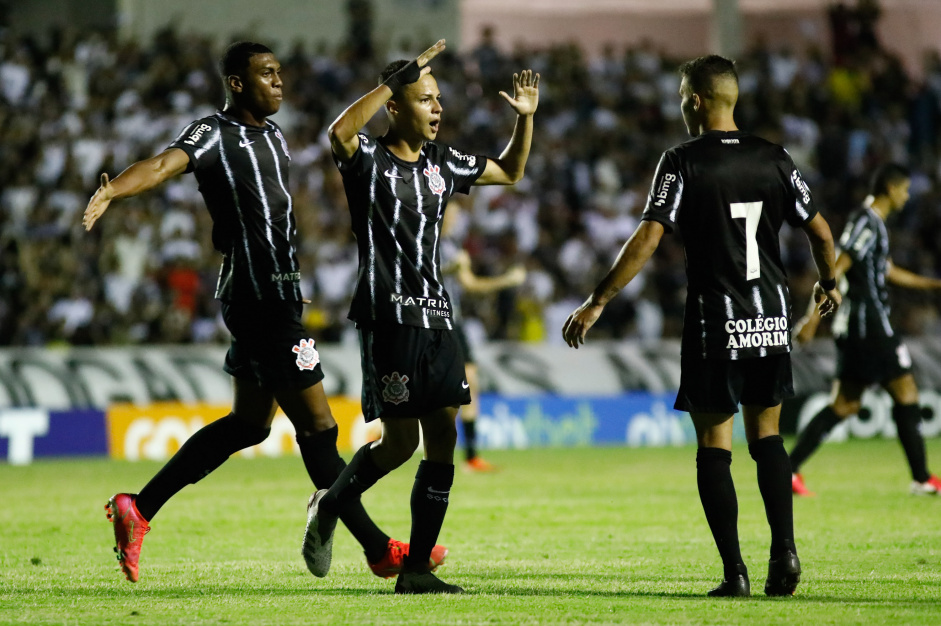 Corinthians tomou a virada do Resende na última sexta-feira