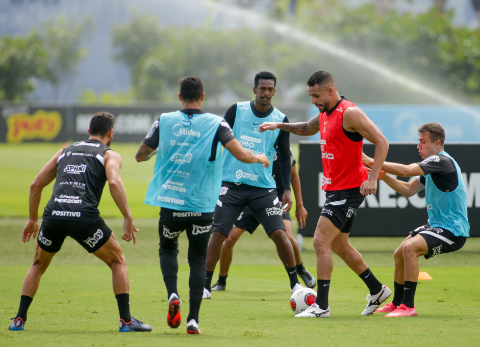 Jogadores do Corinthians deram sequncia a preparao para estreia no Paulisto