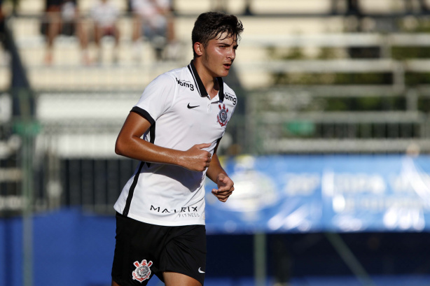 O Corinthians amanheceu sendo tricampeão da Copa Votorantim Sub-15
