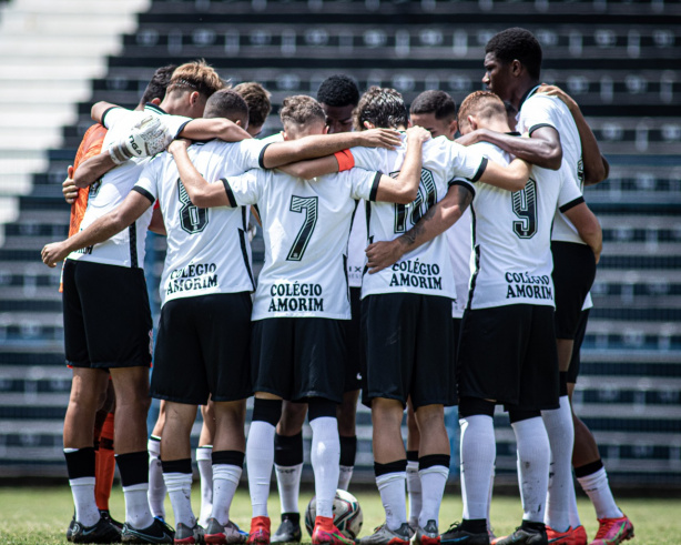 O Corinthians está na final de mais um torneio de base