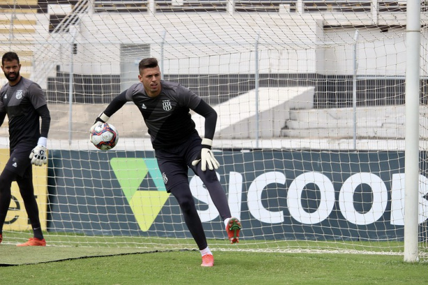 Zagueiro e goleiro são os melhores do Corinthians em triunfo no