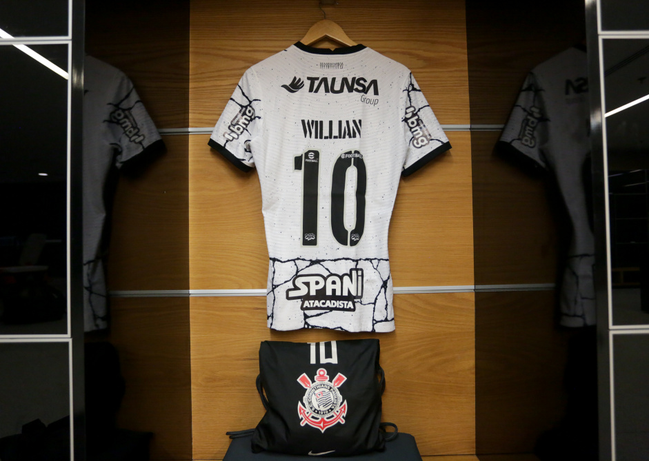 Taunsa pode seguir nas costas do uniforme do Corinthians por mais tempo