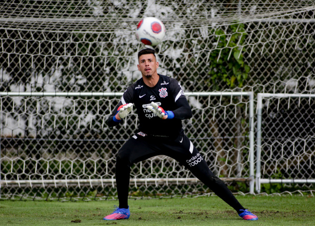 Ivan pode fazer a sua estreia contra o Santos