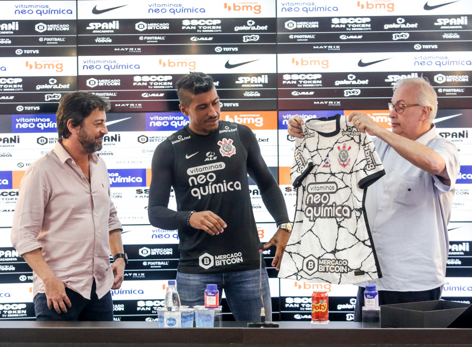 Paulinho foi confirmado pelo Corinthians no ltimo dia 15 de dezembro; na ocasio, o clube anunciou o vnculo at fim de 2023, mas o registro na FPF  at o fim de 2024