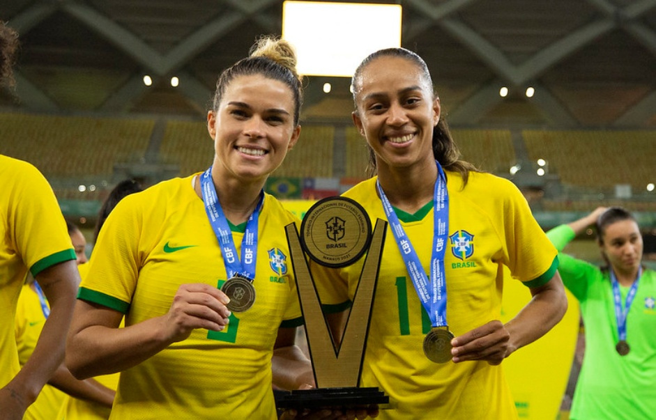 Tamires e Adriana foram as duas jogadoras do Corinthians convocadas para Torneio Internacional da Frana entre os dias 14 e 23 de fevereiro