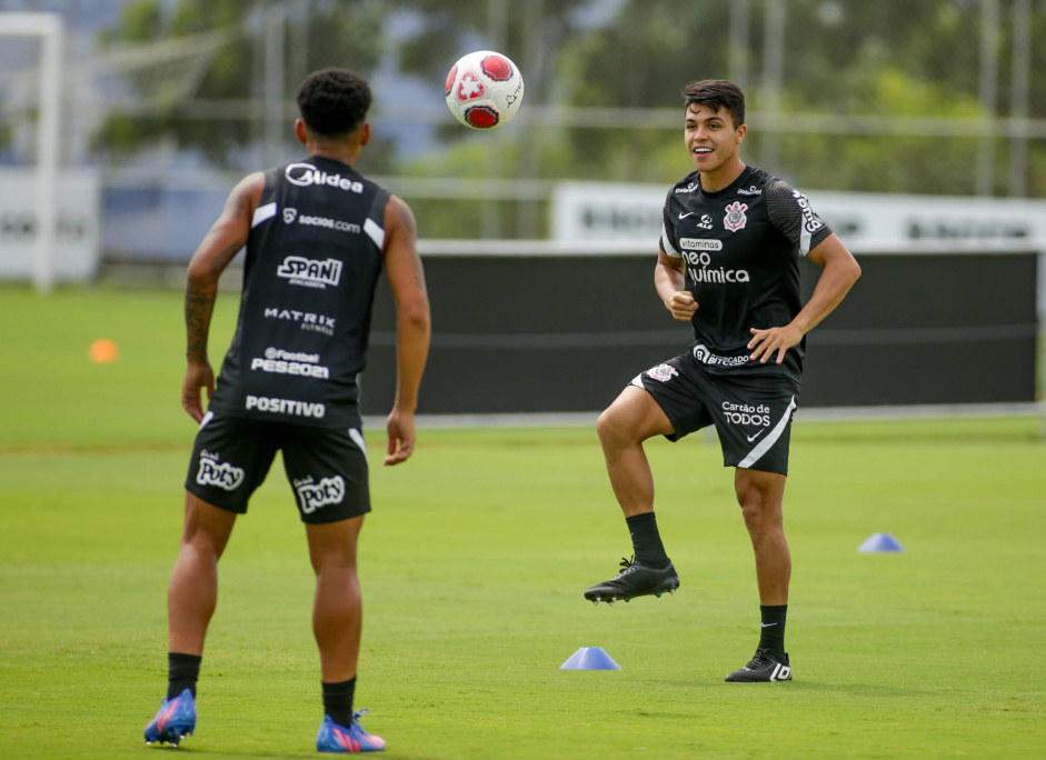 Elenco do Corinthians voltou a treinar na quinta-feira