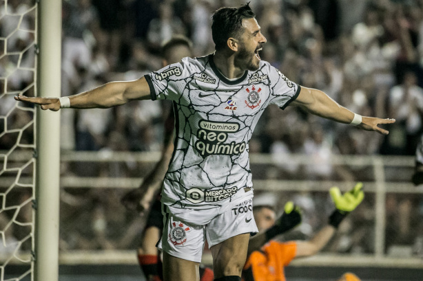 Giuliano foi importante para a virada do Corinthians sobre o Ituano