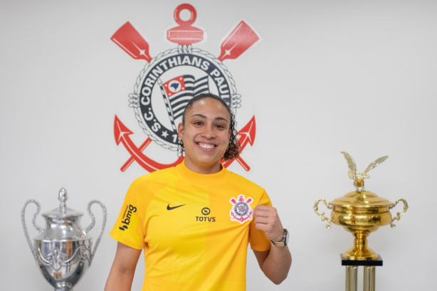 Lel� est� de volta ao Corinthians