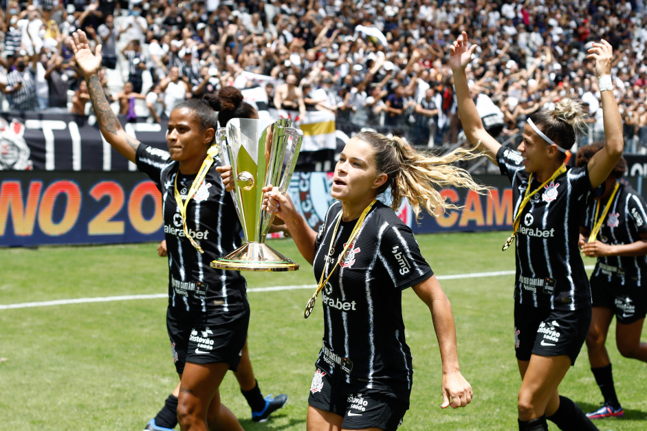 Corinthians conquistou a Supercopa Feminina 2022 diante da torcida na Neo Qumica Arena