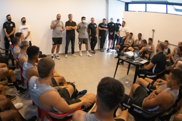 Danilo deu seus primeiros passos como treinador do Sub-20 nesta segunda-feira