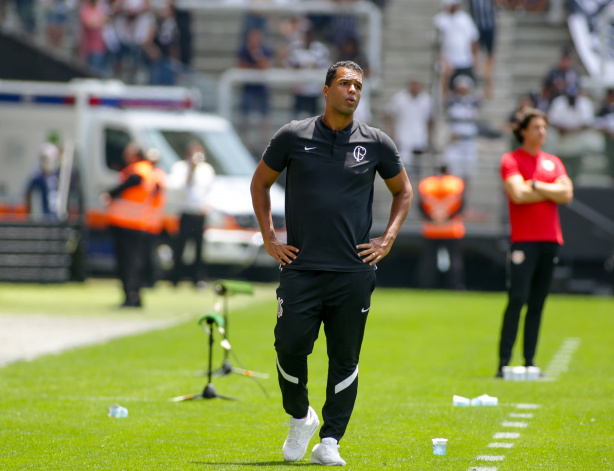 Fernando Lázaro avaliou o desempenho do Corinthians neste domingo