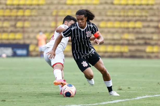 Reginaldo será testado no profissional do Corinthians