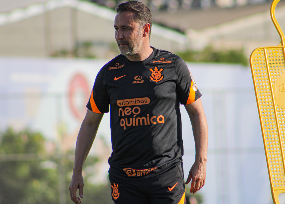 Vtor Pereira destaca que o momento atual do Corinthians  de preparao dos jogadores