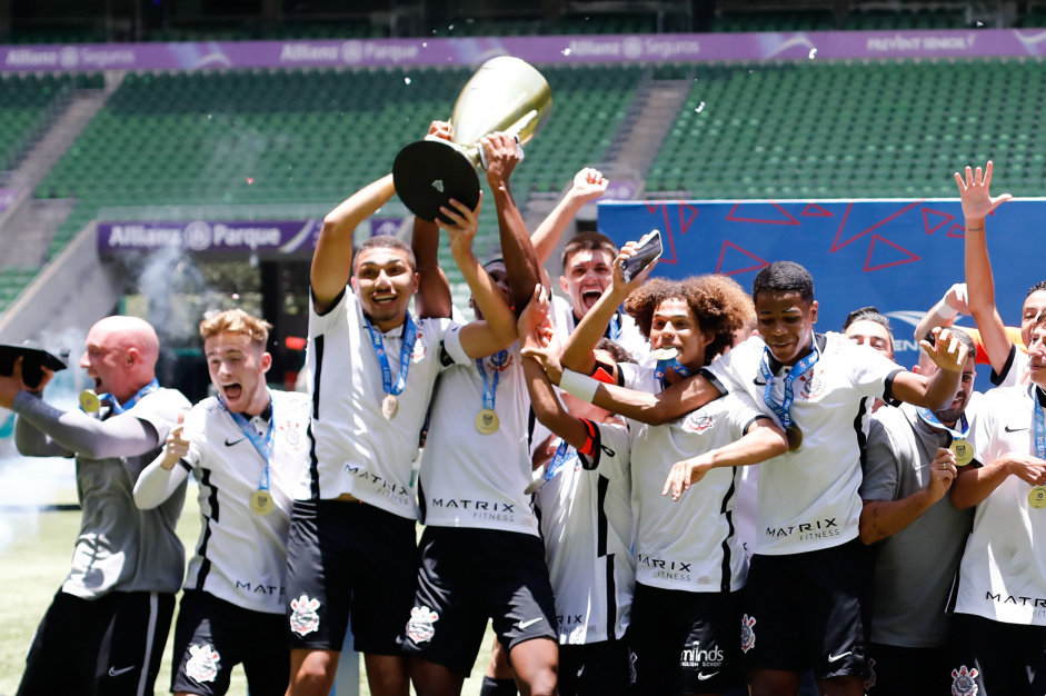 Corinthians  o atual campeo Paulista Sub-17; Timo bateu o Palmeiras na final de 2021