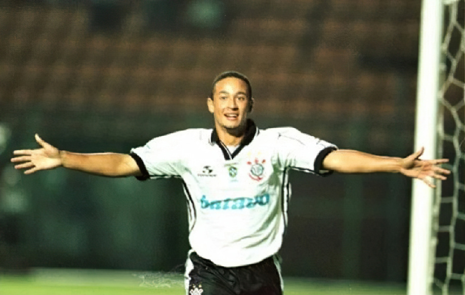 Fernando Baiano marcou cinco dos oito gols do Corinthians na maior goleada na Libertadores