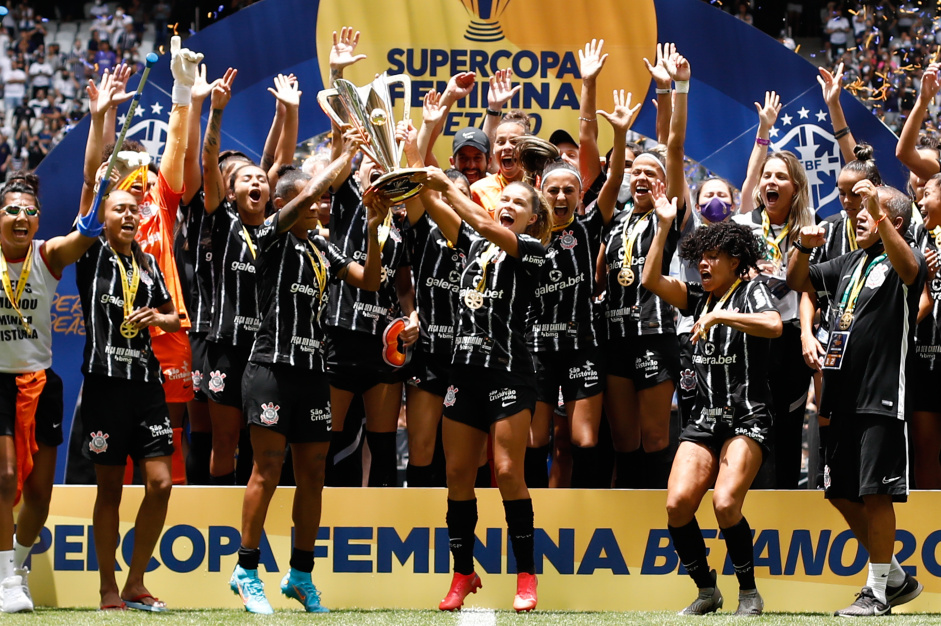 Corinthians Feminino é o time com mais torcida dentro do público que acompanha a categoria