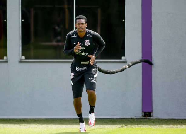 Atual v�nculo contratual de J�, que completa 35 anos esta semana, termina apenas no dia 31 de dezembro de 2023