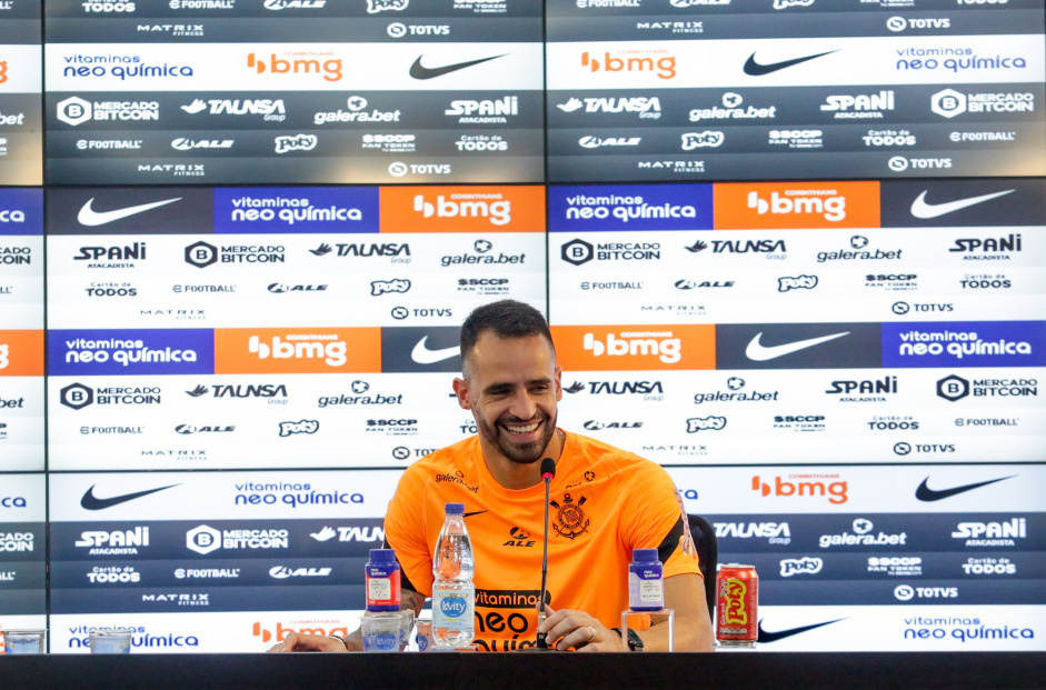 Renato Augusto comentou a chegada de Jnior Moraes ao Corinthians nesta quarta-feira