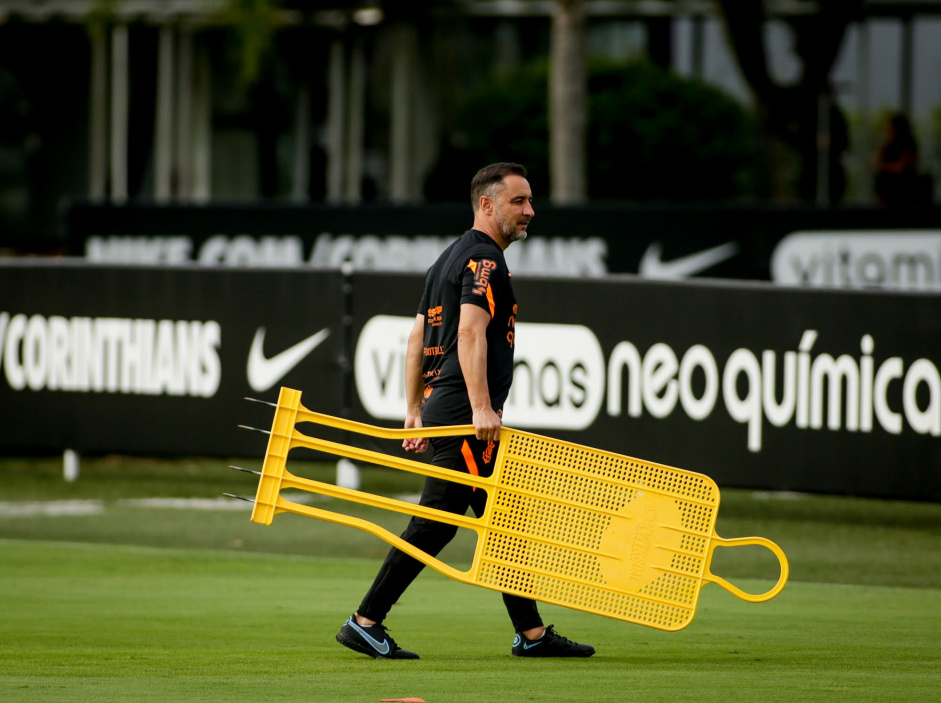 Vtor Pereira testou positivo para Covid-19 e foi cortado para o jogo entre Corinthians e Boca Juniors