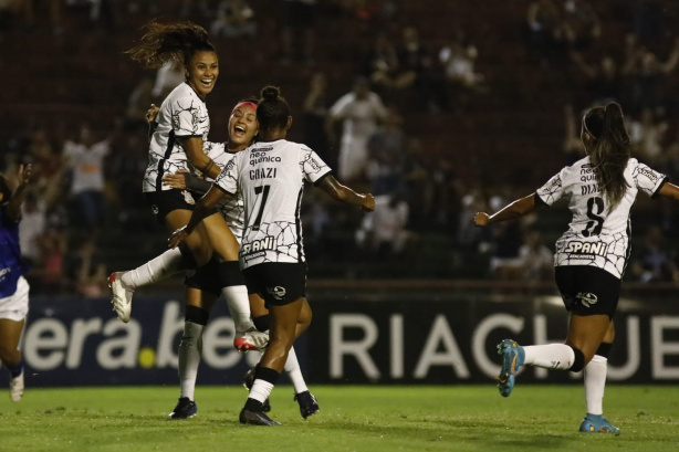 Miriã marcou o gol da vitória do Corinthians
