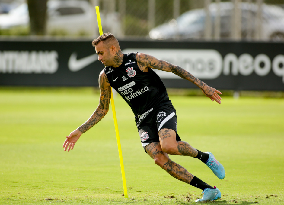Luan no empolgou Vtor Pereira nos treinos do Corinthians