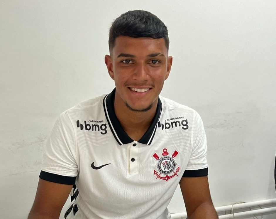 Rafael Werneck assinou contrato com o Corinthians