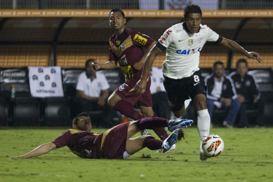 Paulinho atuou no jogo entre Corinthians e San Jos, em 2013, o ltimo do clube contra um time boliviano at ento