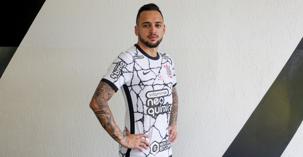 Maycon foi anunciado pelo Corinthians nesta quinta-feira