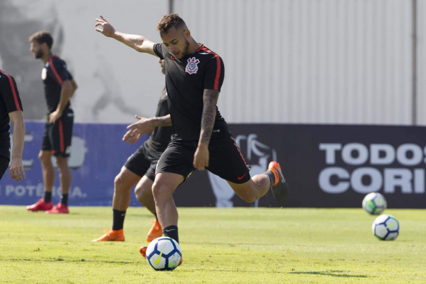 Maycon já pode reestrear pelo Corinthians