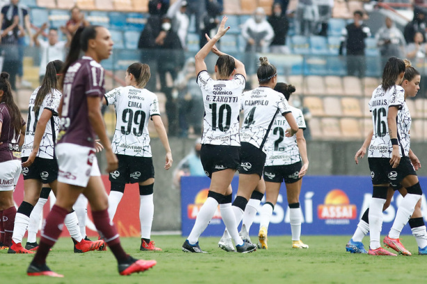 Duelo entre Corinthians e Ferrovi�ria foi alterado por pedido da TV Bandeirantes