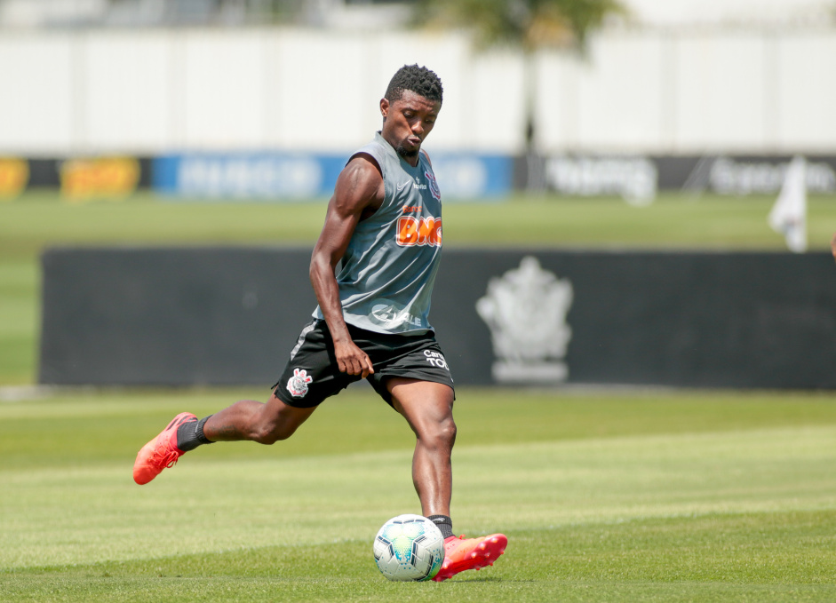Corinthians quer negociar Jonathan Cafu