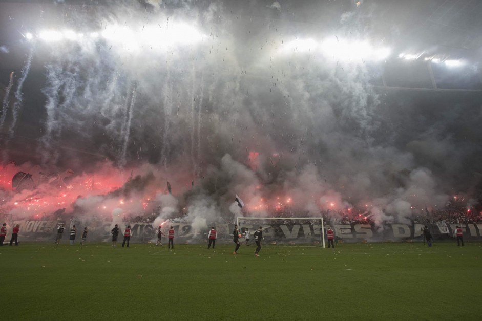 Torcida do Corinthians empurrou a equipe na vspera da final do Paulisto