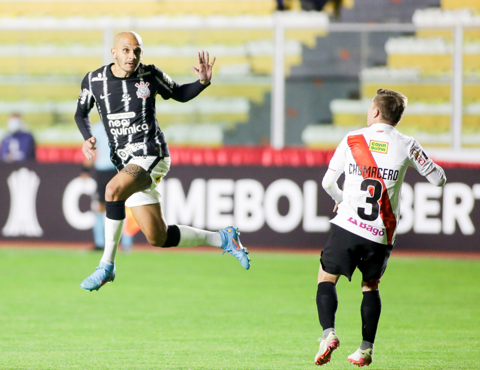 Fbio Santos foi titular na estreia do Corinthians na Libertadores contra o Always Ready