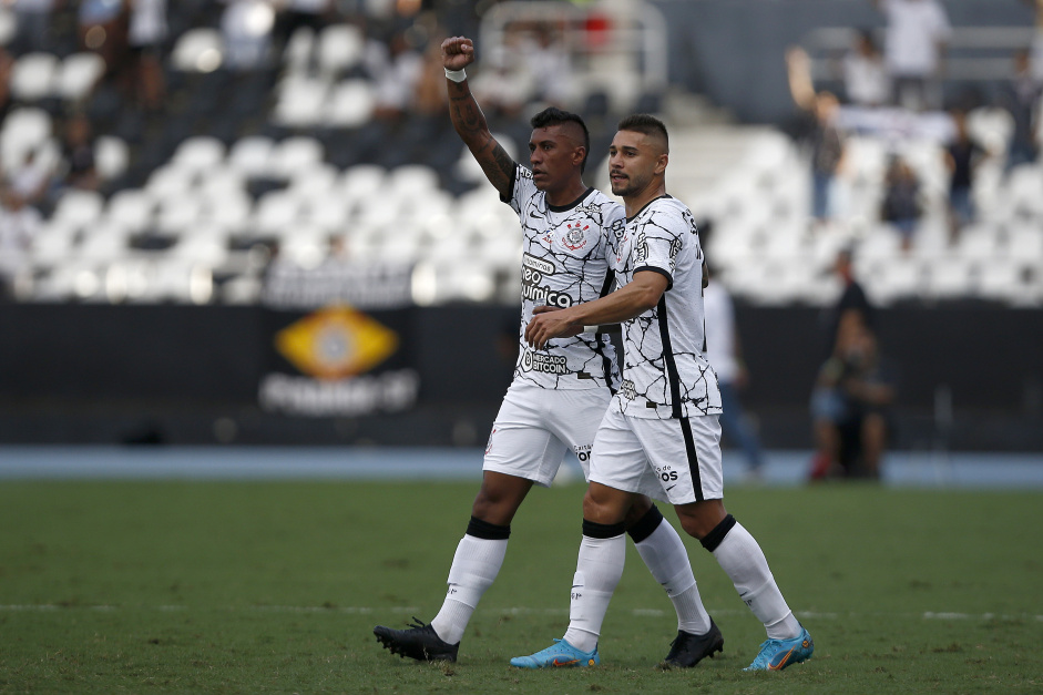 Corinthians saiu com a vitria e vrios minutos para a molecada em campo neste domingo