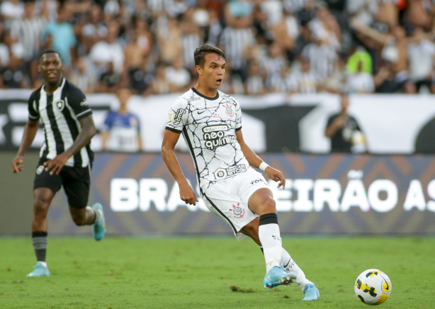 Giovane celebrou sua primeira oportunidade com a equipe profissional
