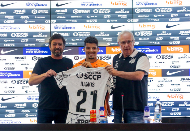 Rafael Ramos conversou com a imprensa pela primeira vez desde que chegou ao Corinthians