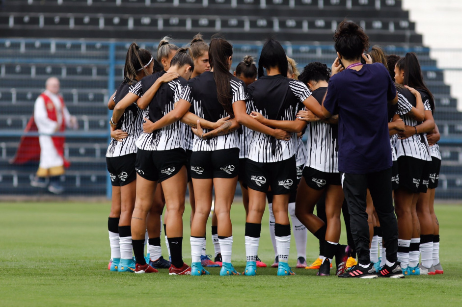 Corinthians pode assumir a segunda colocao do Brasileiro Feminino neste domingo